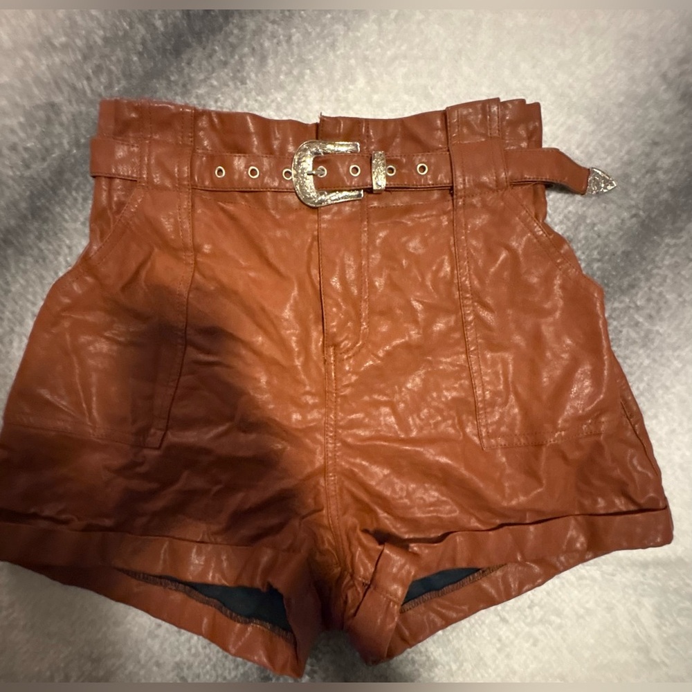 (A2) Signature 8 RARE High-Waisted Faux Leather‎ Belted Shorts – Cognac Brown